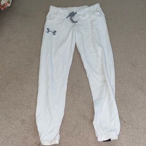 WHITE UNDER ARMOUR TRACKPANTS